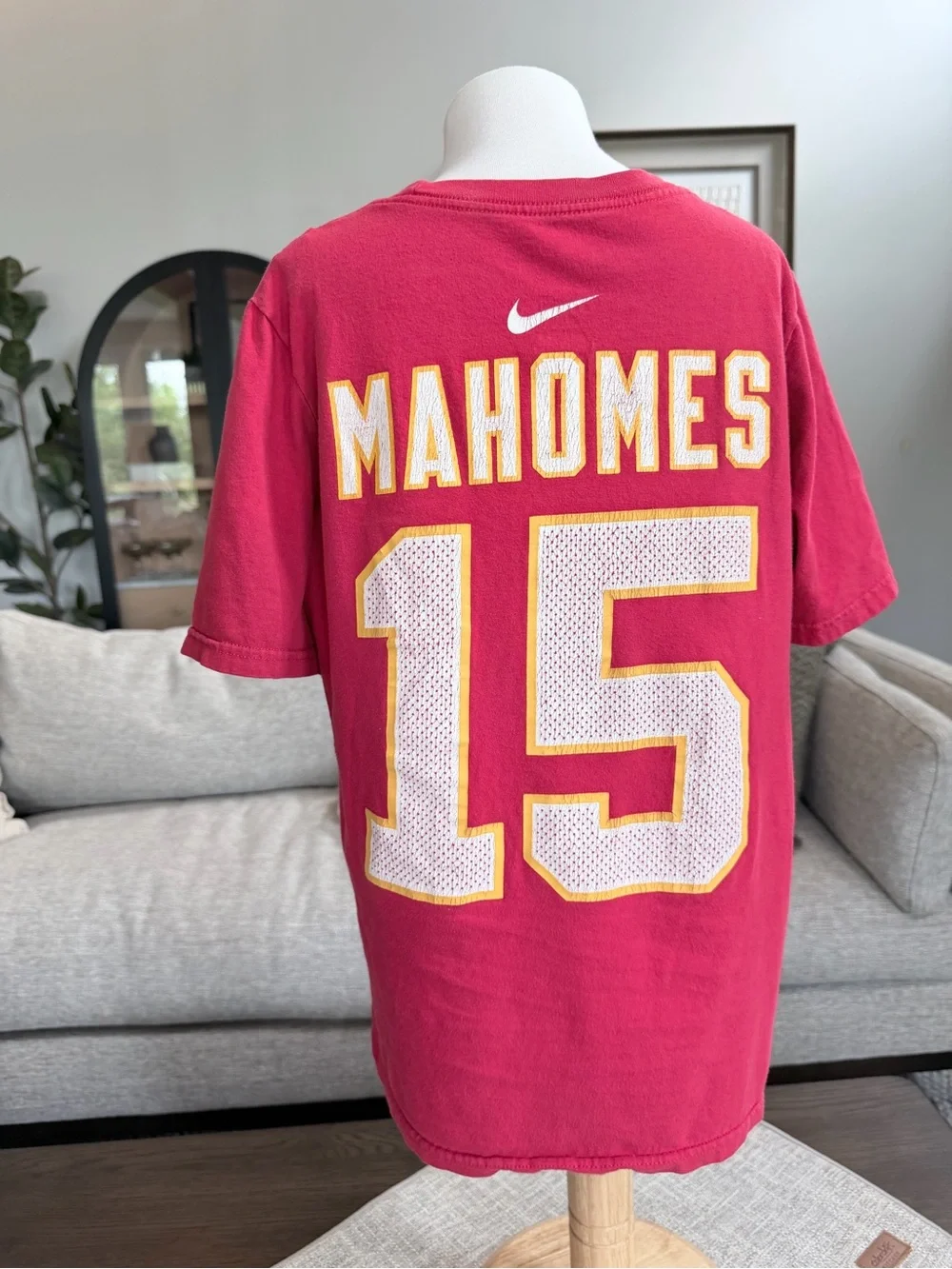 Nike Kids Medium (10/12) Red Kansas City #15 Mahomes Football Tee